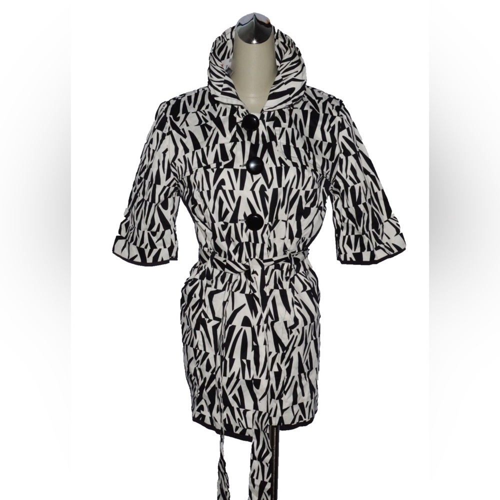 TALIE NEW $109 SIZE M MEDIUM BLACK WHITE SHORT SLEEVE JACKET COAT TOP